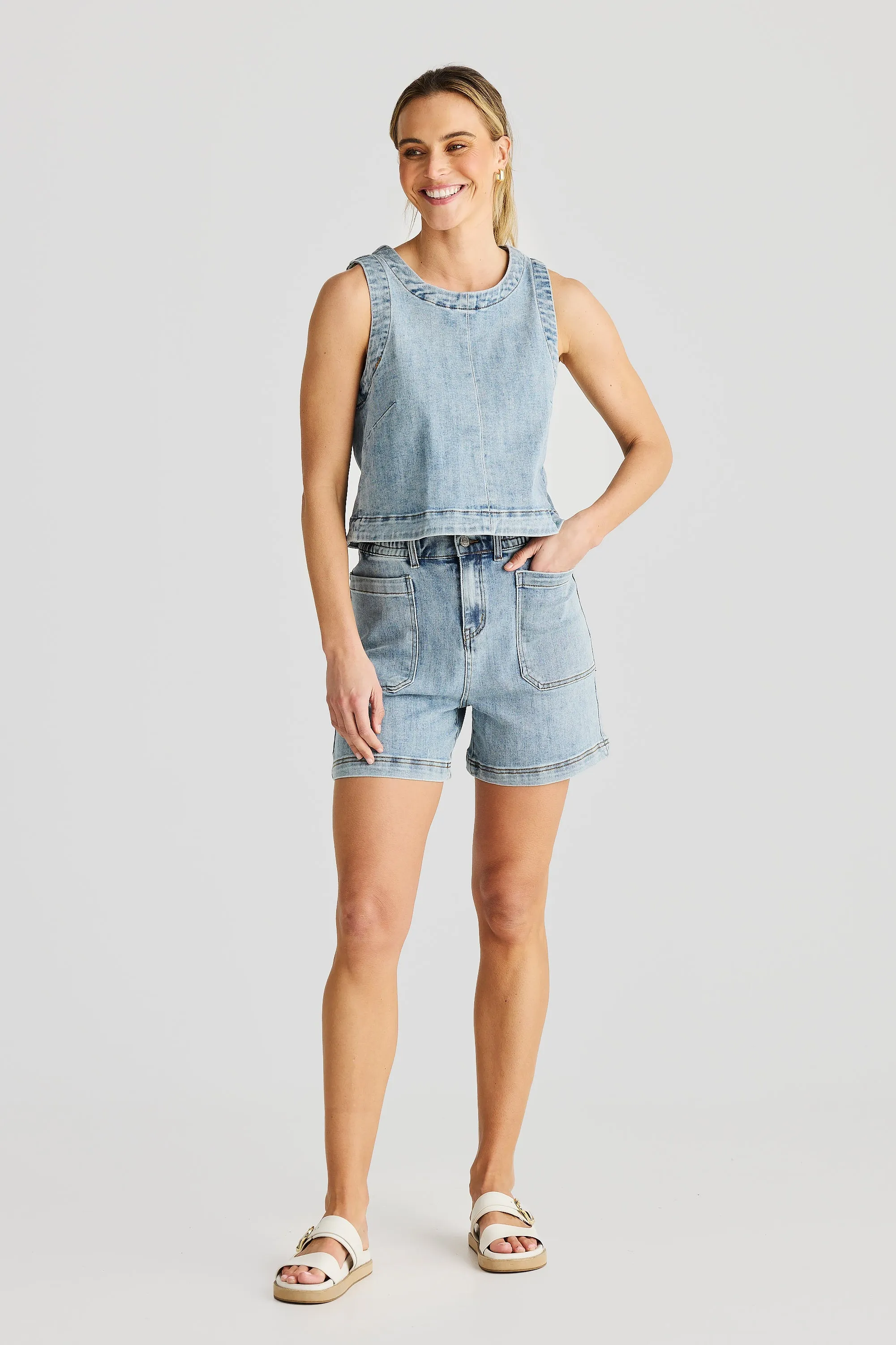 Core Denim Elasticated Short - Light Wash